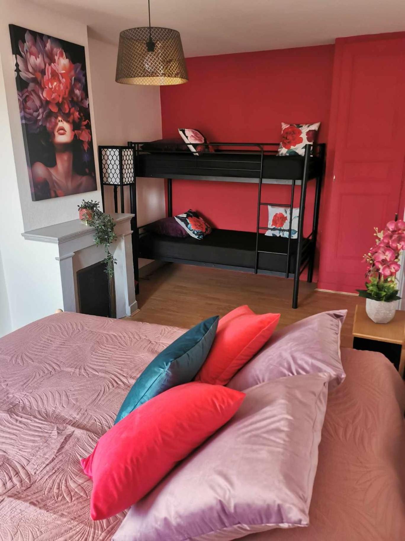 Bel Appartement De 1 A 7 Personnes Ambert Exterior photo